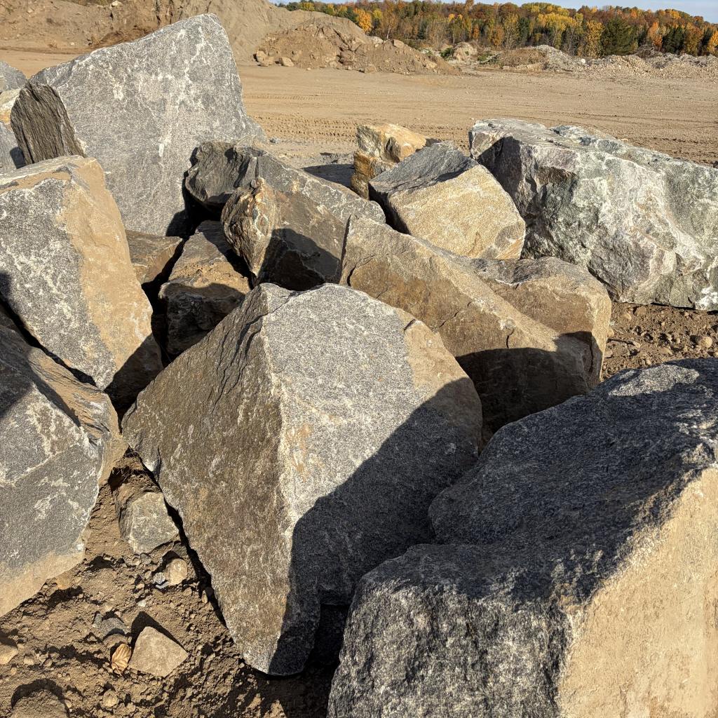Roches-à-mur-grosseurs-diverses